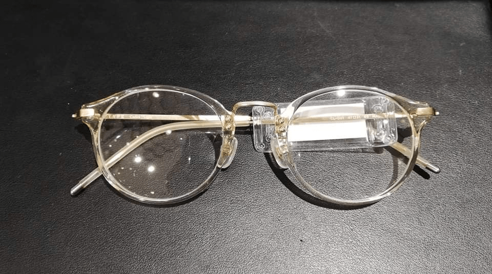クリアフレームのメガネを選ぶポイント – Styling Create/里和(SATOWA.)